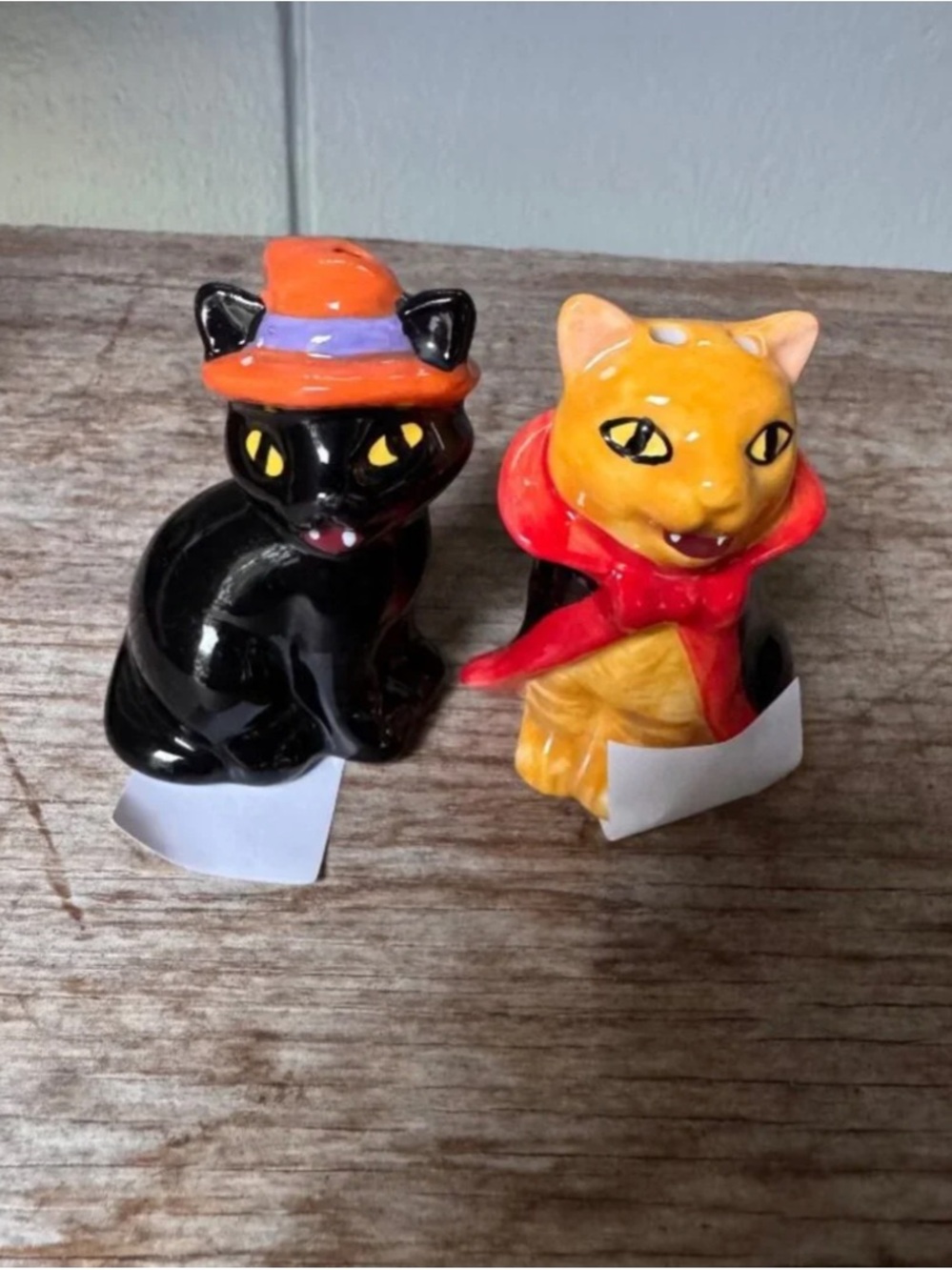 Black and Orange Cat Figurine Set Halloween Decorative Cat Salt & Pepper Shakers